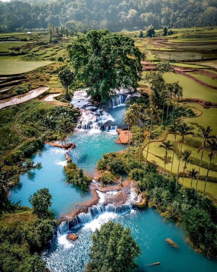 Sumba Waikelo Sawah Waterfall
